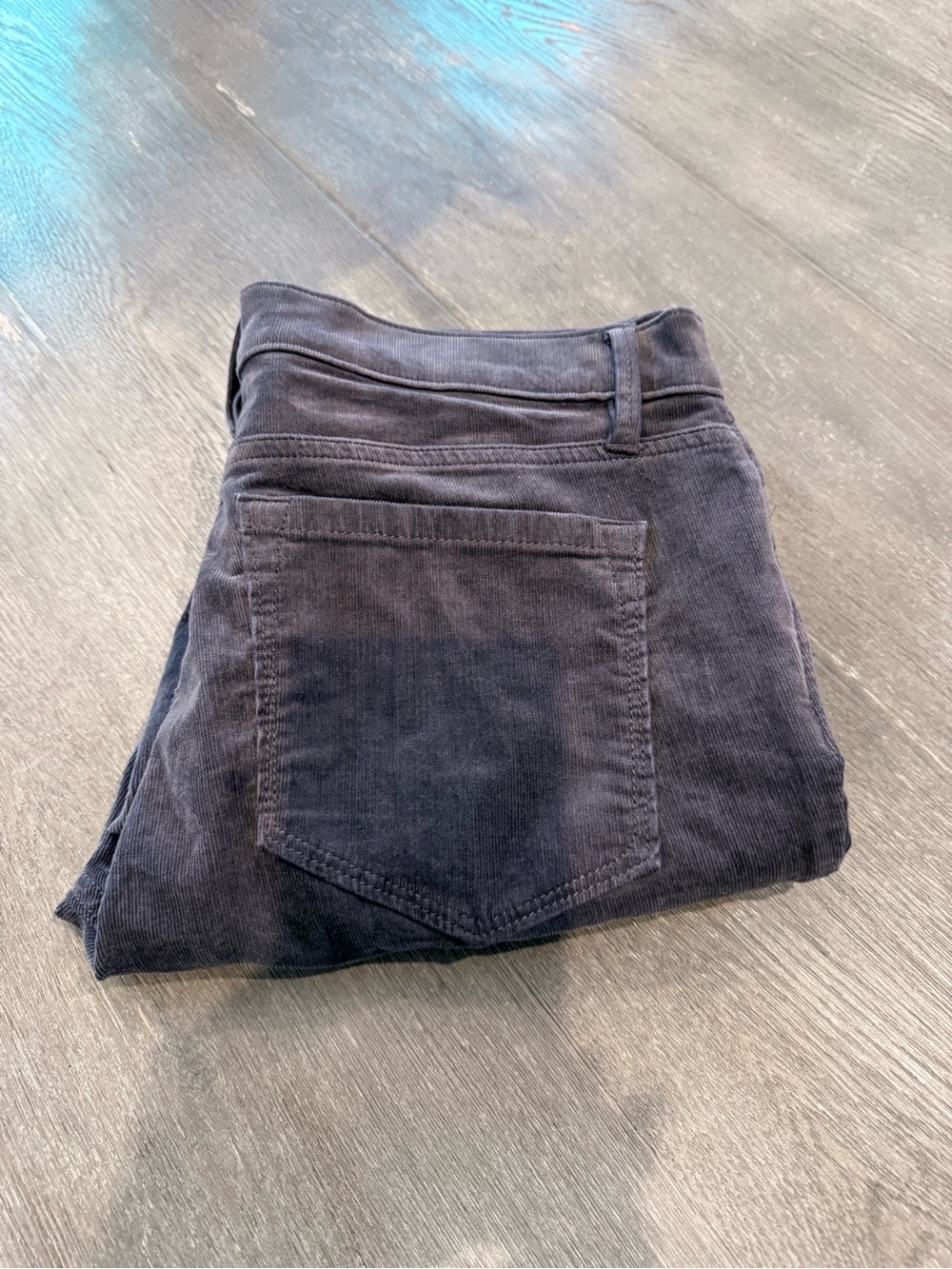 LOFT - like new! Women's Modern Skinny Corduroy Pants in Dark Gray (size 29/8)